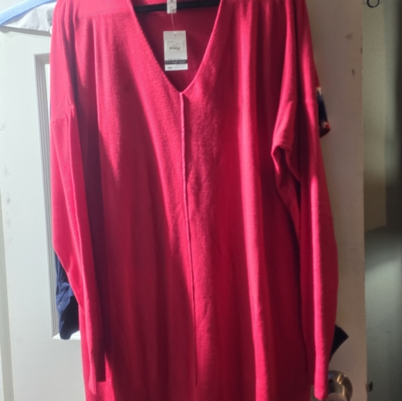 Womens NWT red sweater - Picture 2 of 4